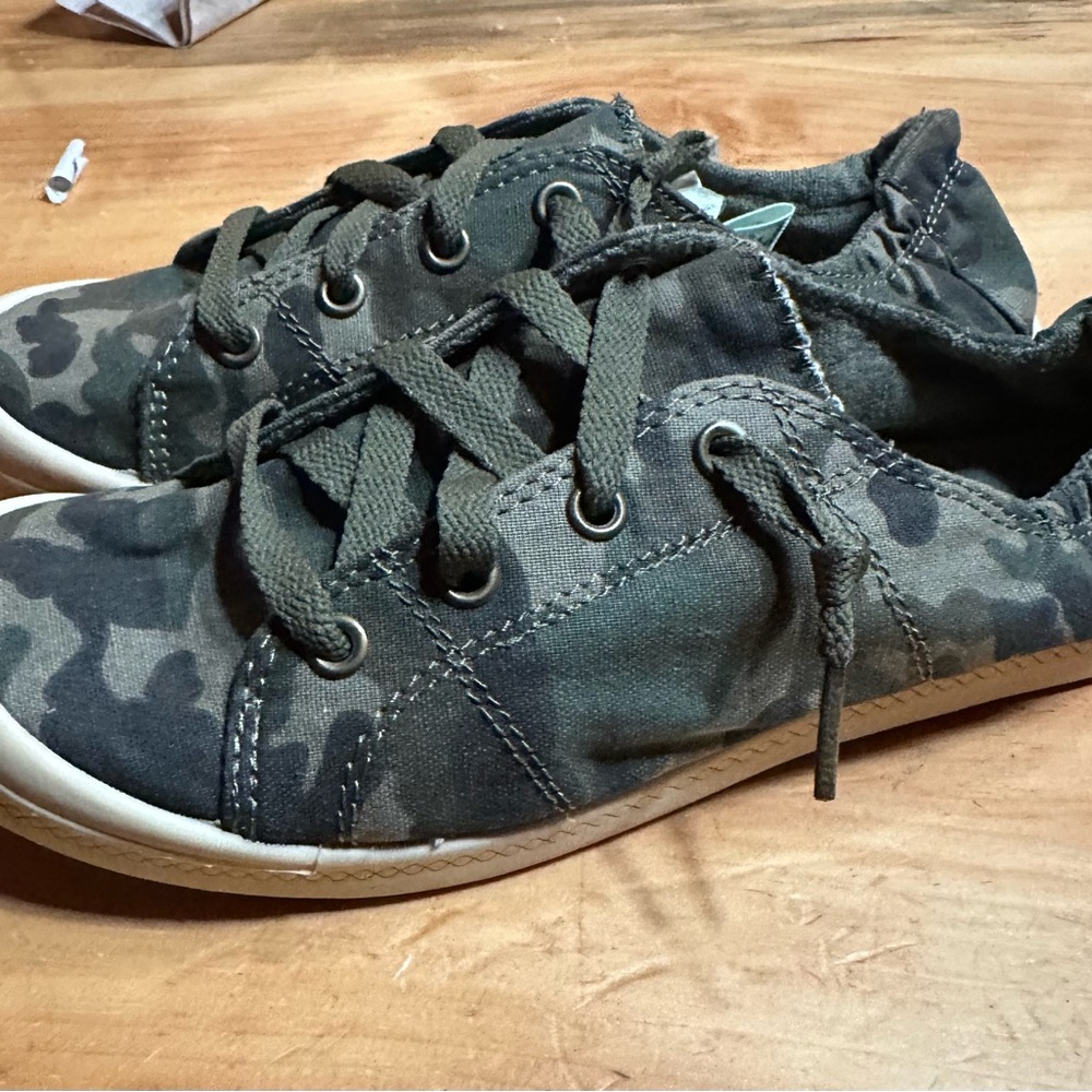Time True Camo Sneakers - Picture 2 of 5